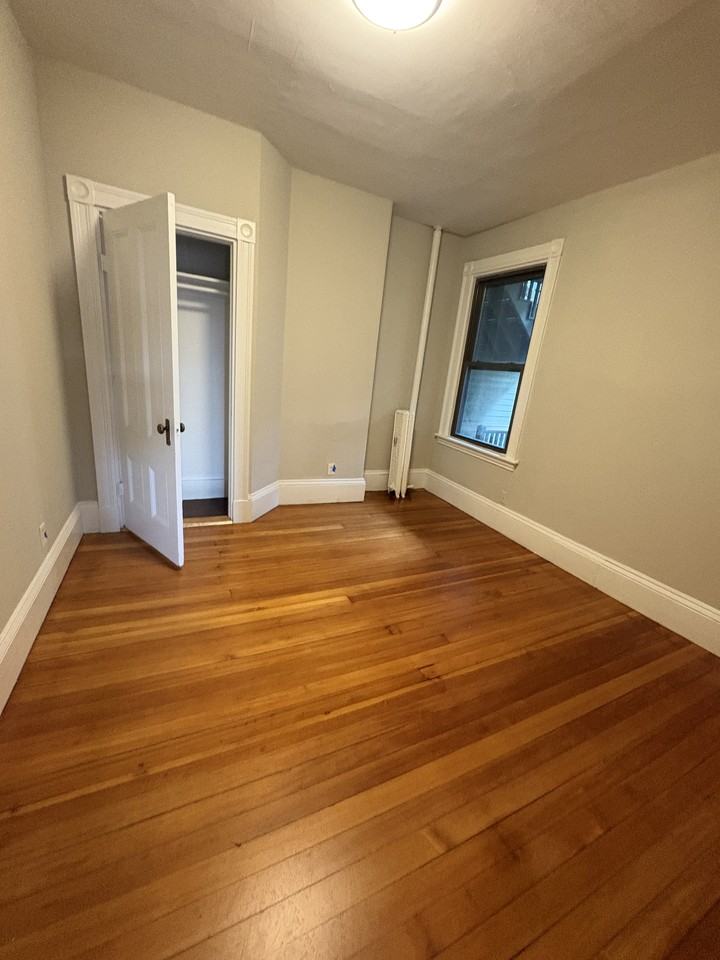2 Pleasant Ave #3R - Photo 4 of 16