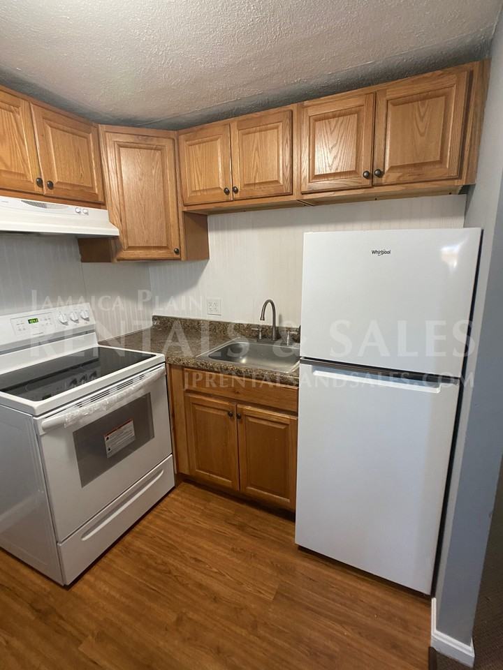 15 Pinedale Rd #4CO - Photo 2 of 11