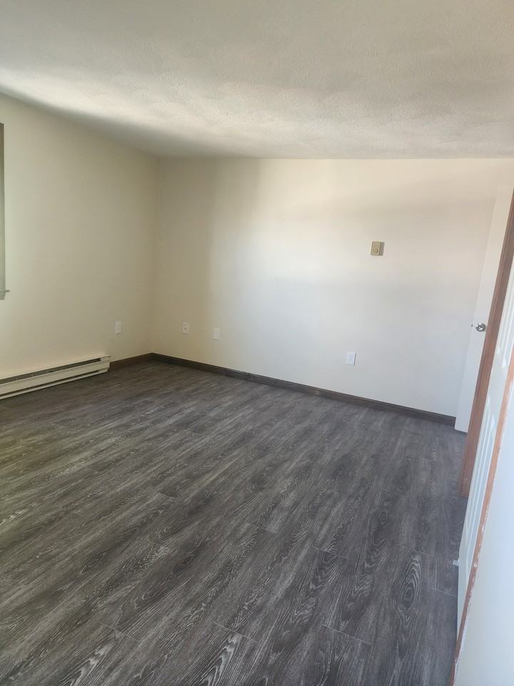 484 Western Ave #B4 - Photo 4 of 6
