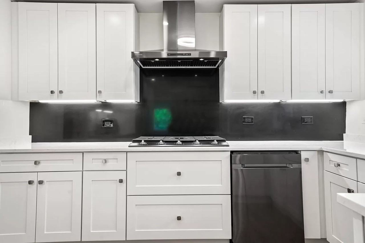 2545 W Lunt Ave #1 - Photo 7 of 20