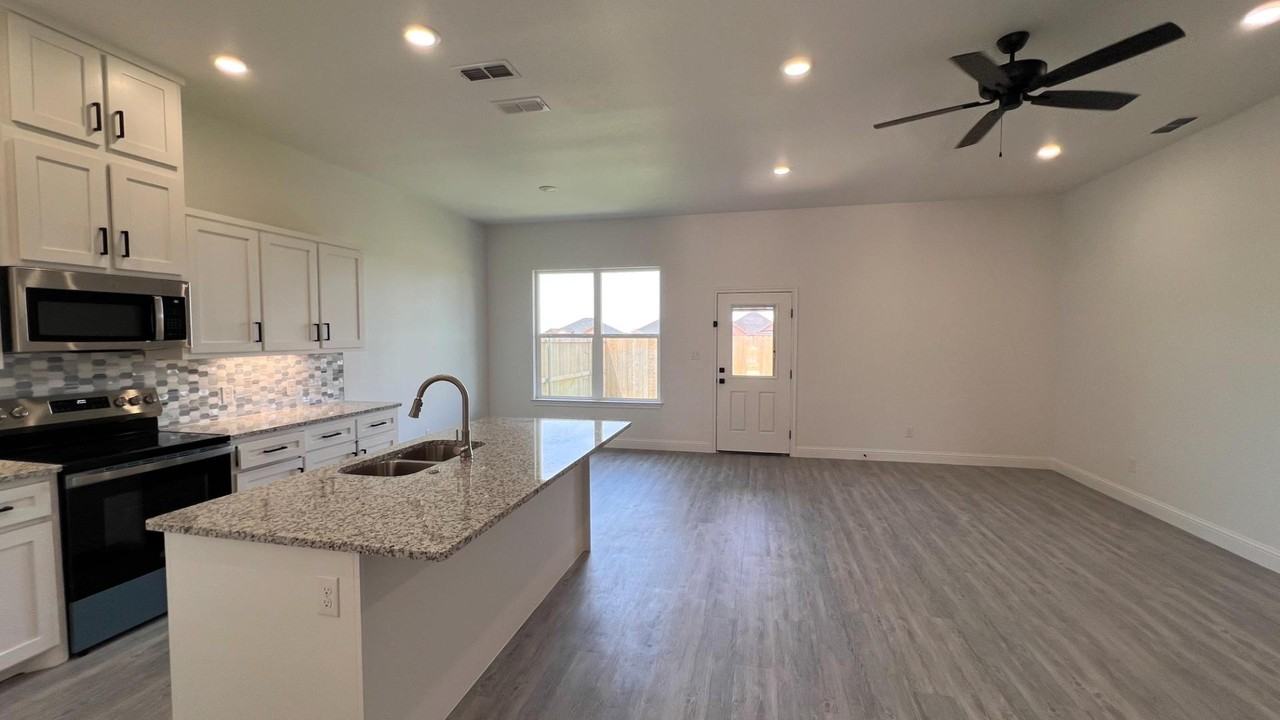 370 Kristie Path - Photo 5 of 11
