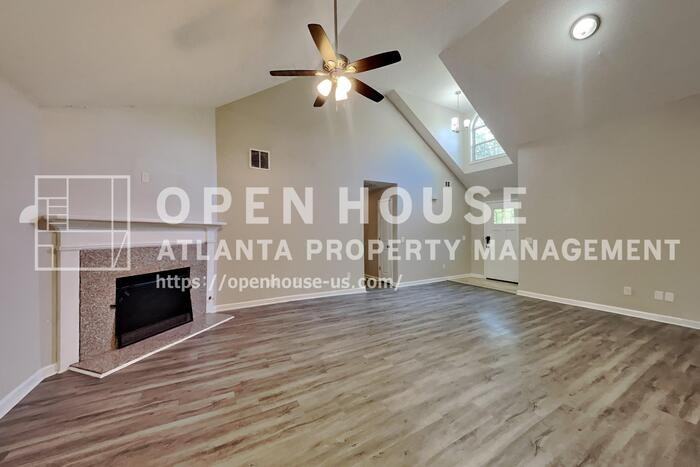 8435 Sapphire Ln - Photo 4 of 20
