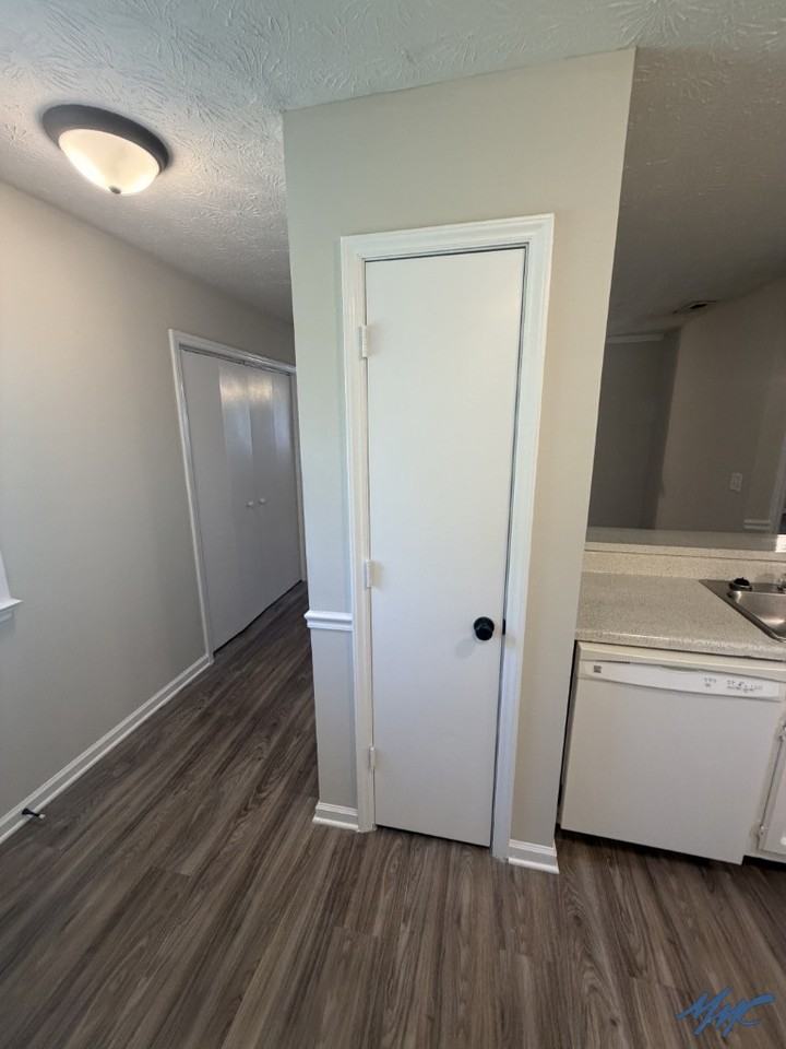 1248 Hamilton Dr - Photo 3 of 12