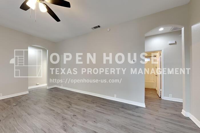 7009 Inglenook Dr - Photo 4 of 20