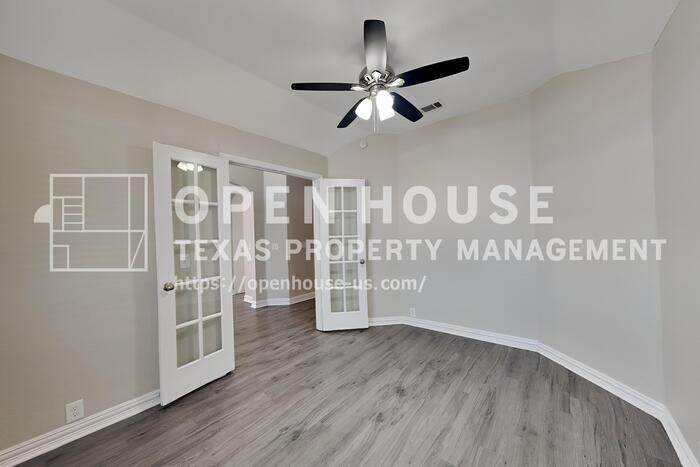 7009 Inglenook Dr - Photo 6 of 20