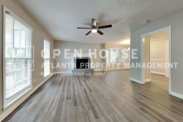3111 Fife Way - Photo 5 of 20