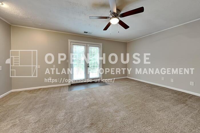 3111 Fife Way - Photo 7 of 20