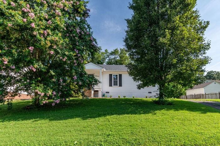 2520 Hickory Knoll Ln - Photo 2 of 25