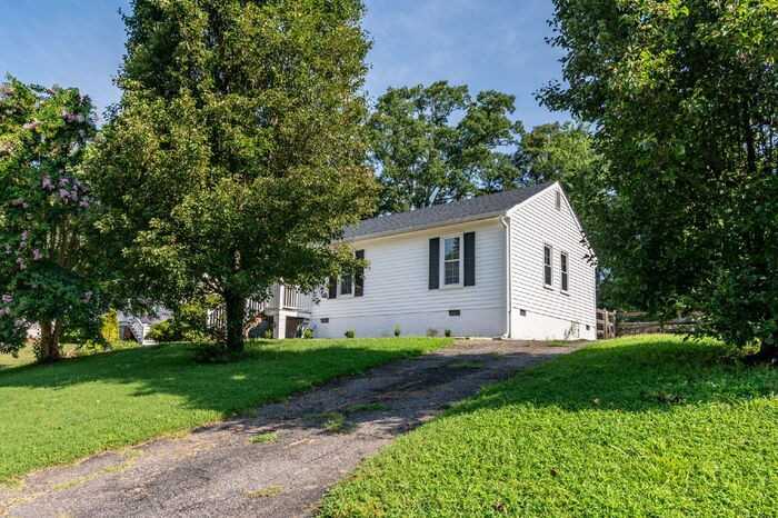 2520 Hickory Knoll Ln - Photo 3 of 25