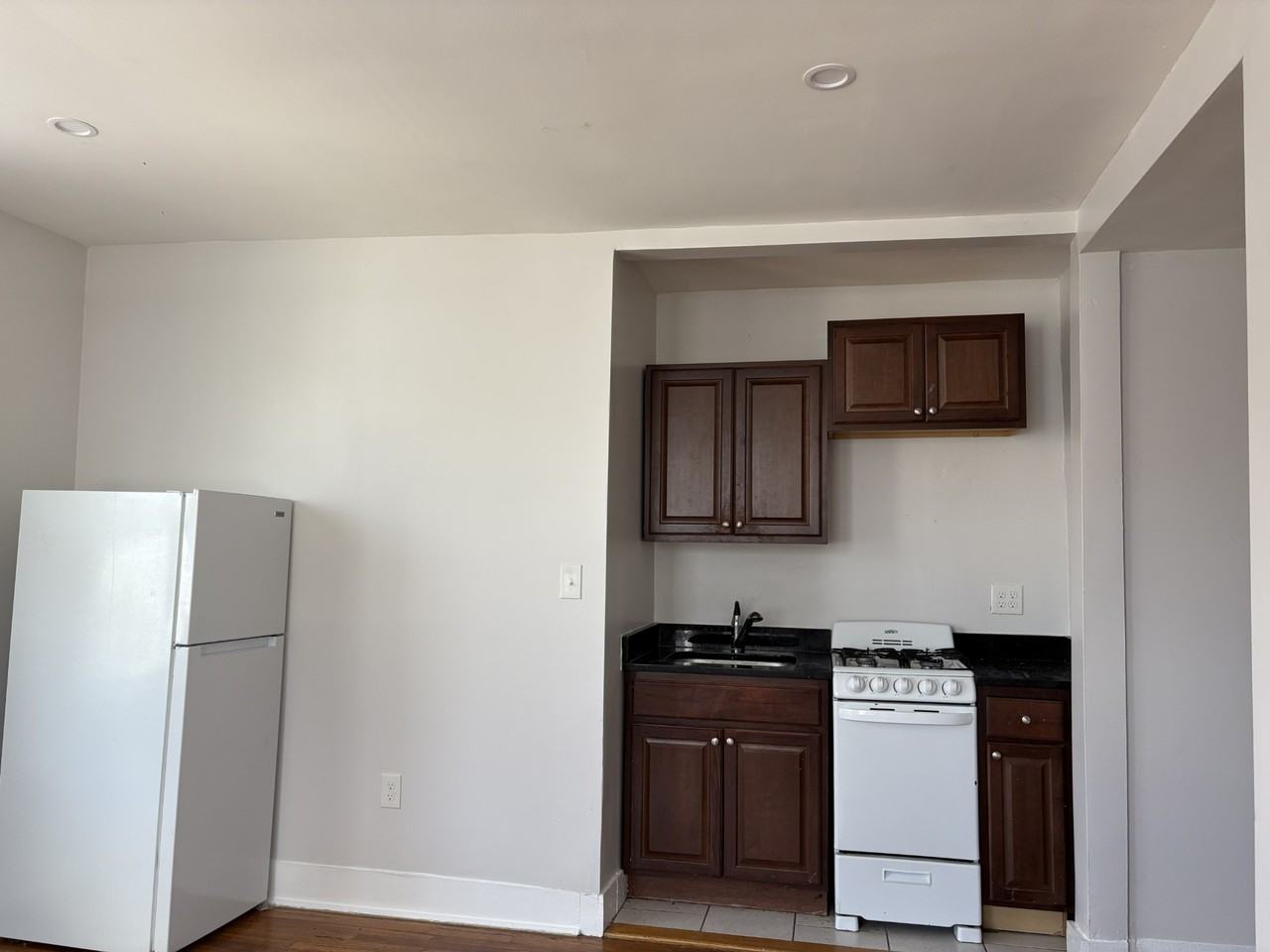 166 Salem St #31 - Photo 4 of 4