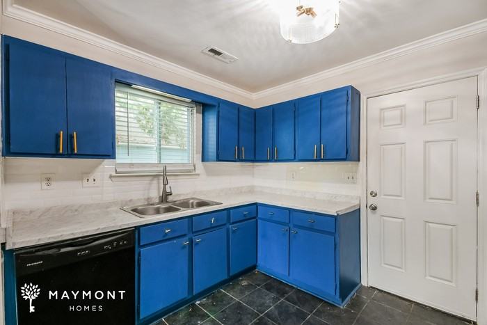 98 Peppertree Ln - Photo 7 of 15