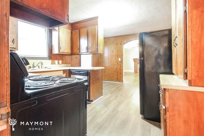 608 S Fairfield Rd - Photo 6 of 15