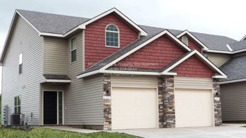 featured image of 2216 Sw Suncatcher Rd