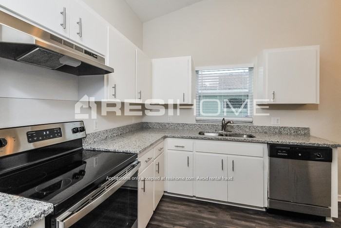 6577 Shepherd Oaks St - Photo 4 of 24