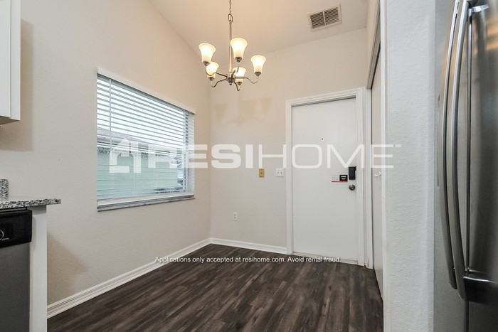 6577 Shepherd Oaks St - Photo 5 of 24