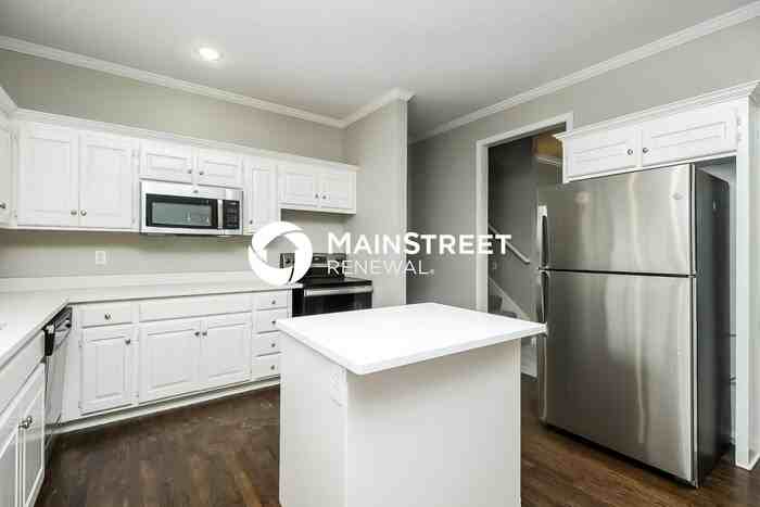 3308 Nw 84th Ter - Photo 6 of 19