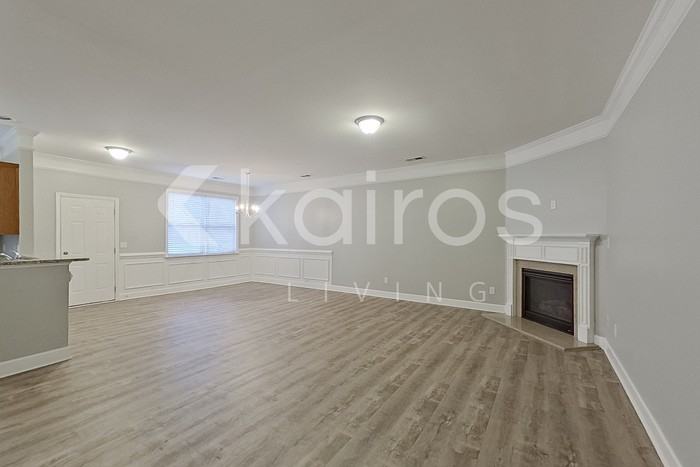 141 Whitton Ct - Photo 5 of 36