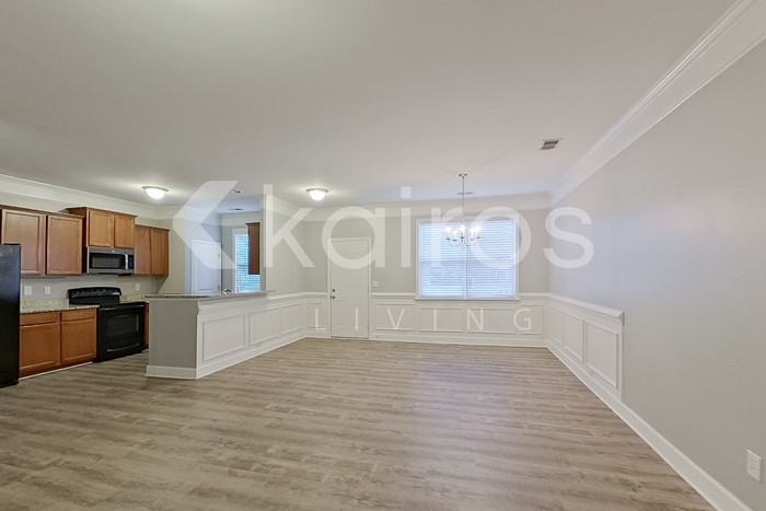 141 Whitton Ct - Photo 6 of 36