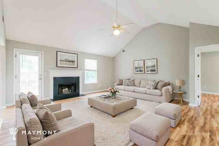 684 Spencer Ct - Photo 7 of 15