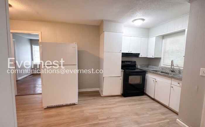 2109 29th Ave N - Photo 2 of 25