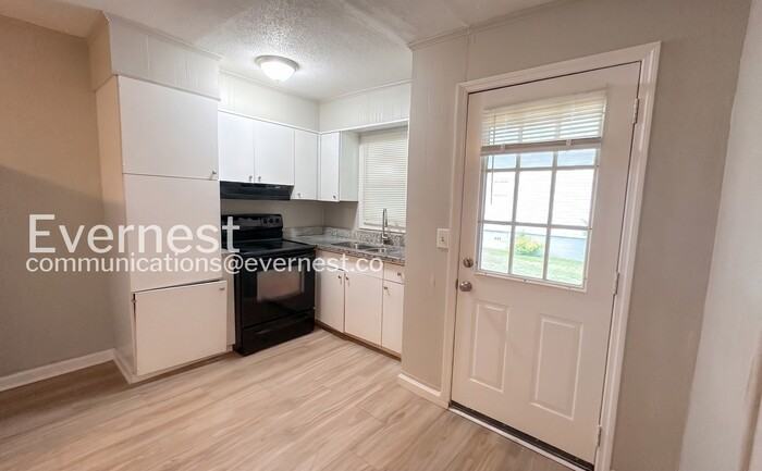 2109 29th Ave N - Photo 3 of 25