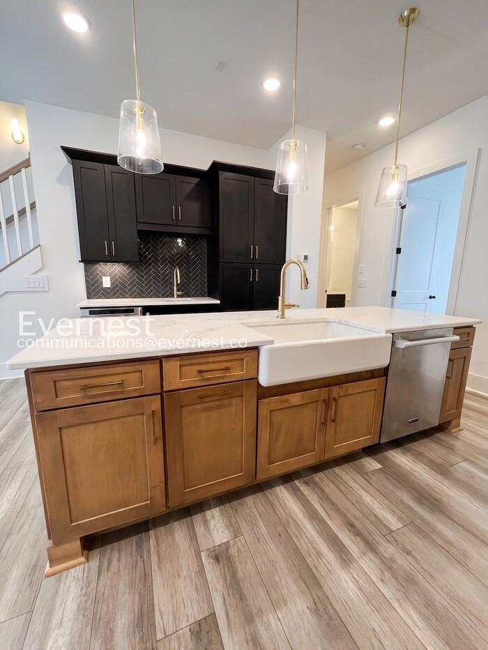 206 N 9th St #D - Photo 7 of 42