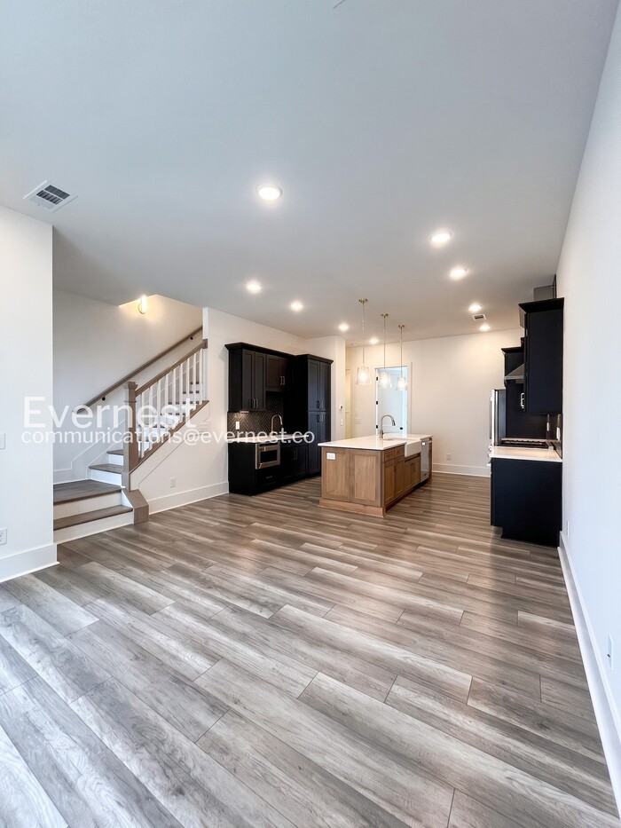 206 N 9th St #D - Photo 6 of 42