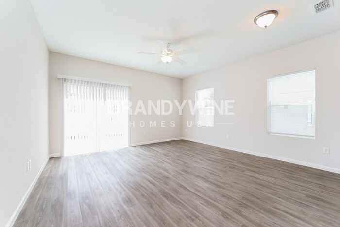 566 Kit St - Photo 4 of 42
