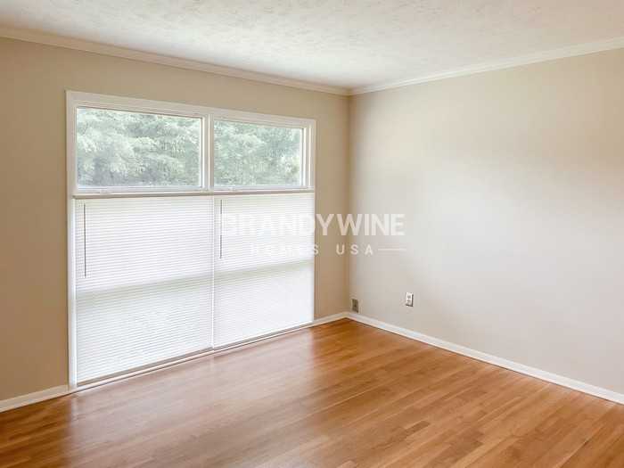 1357 Heather Cir - Photo 3 of 29
