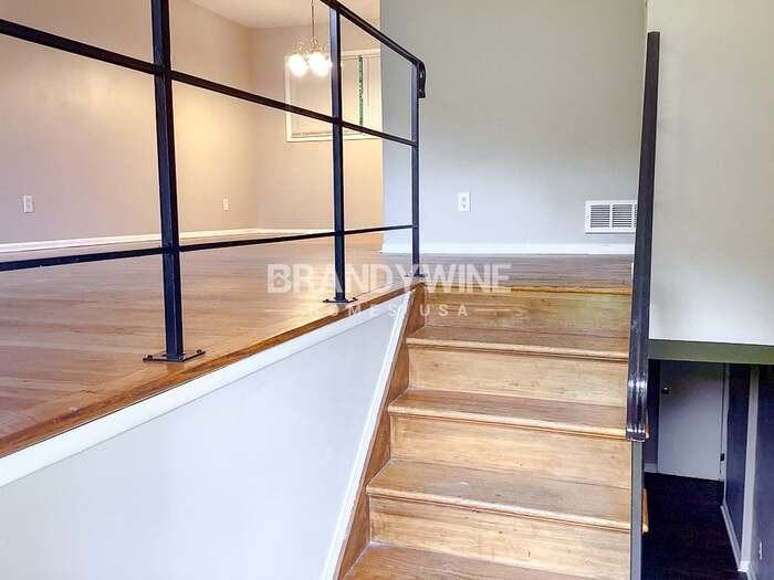 1357 Heather Cir - Photo 4 of 29