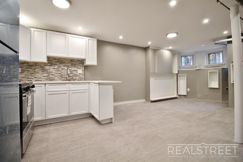 670 Eastern Pkwy - Photo 5 of 14