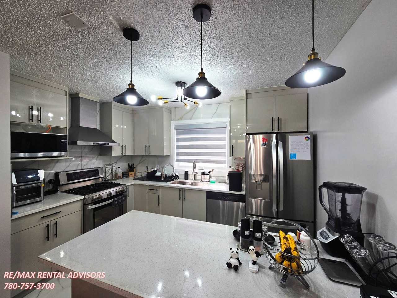 8309 158 Ave Nw - Photo 2 of 17