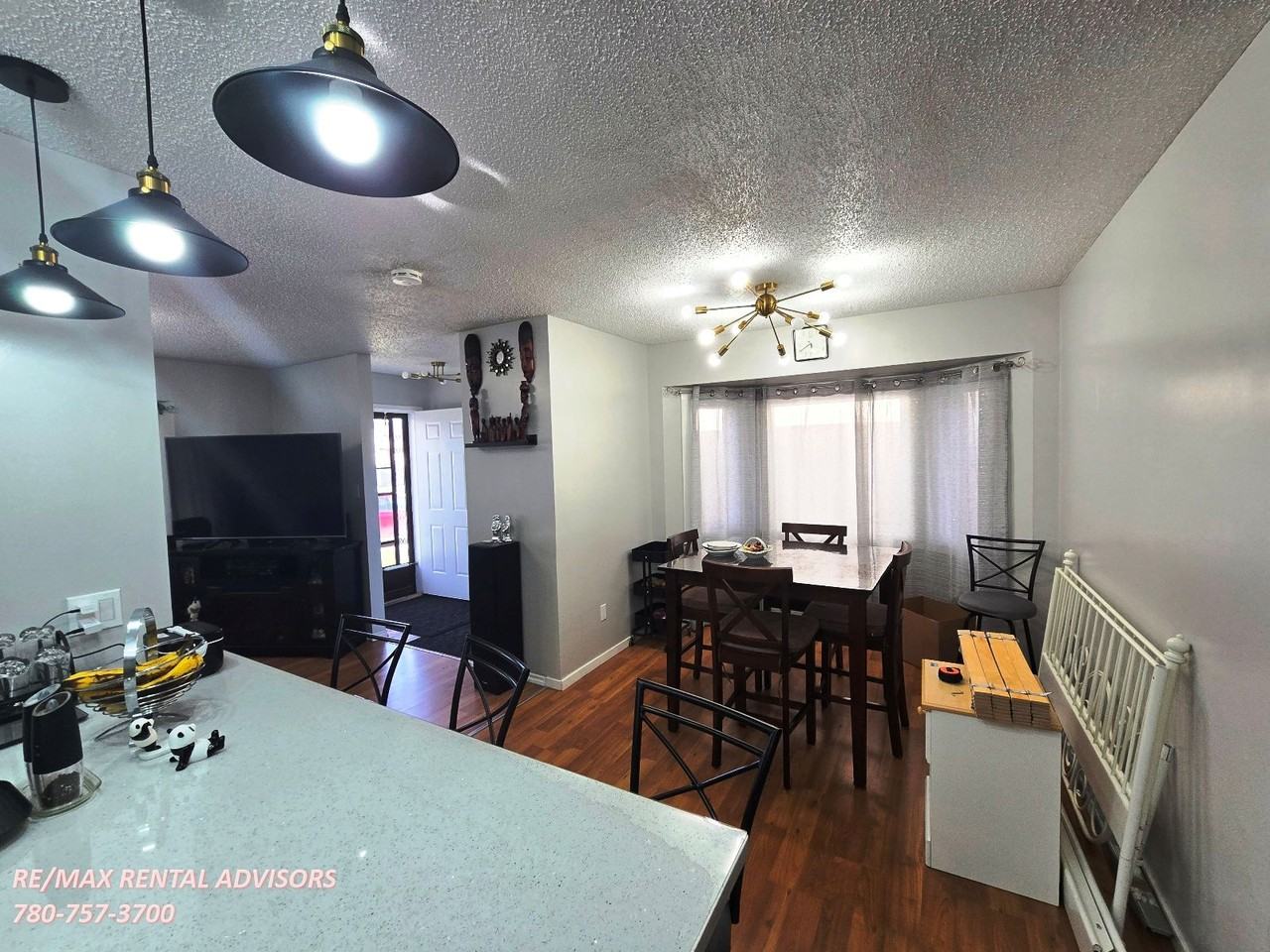 8309 158 Ave Nw - Photo 4 of 17