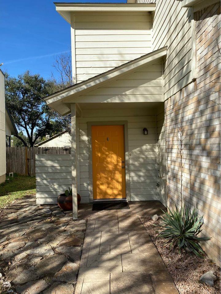 8812 Clearbrook Trl #B - Photo 2 of 35