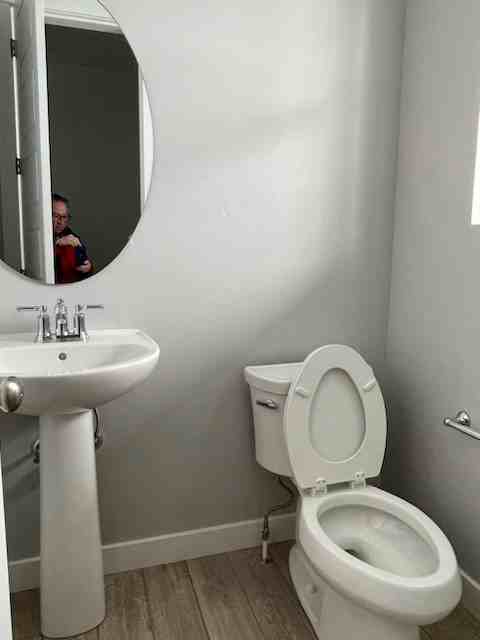 1407 N 3500 W - Photo 4 of 8