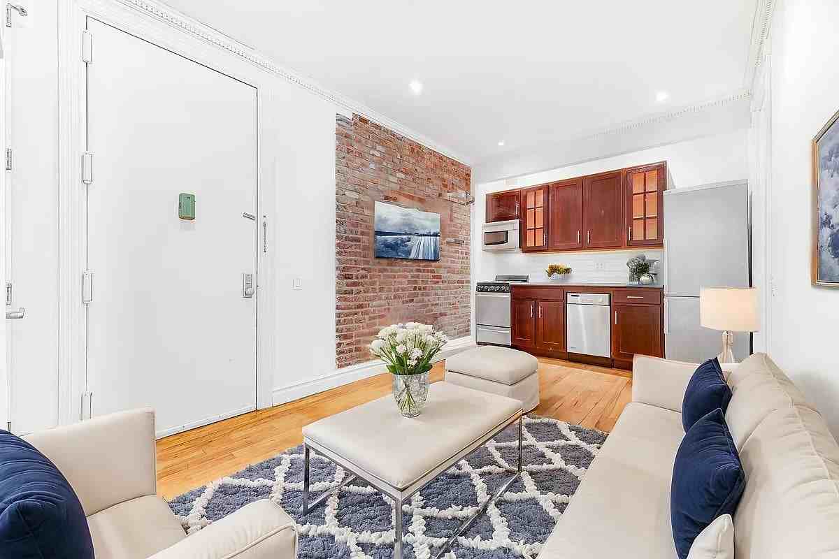 45 Orchard St #3A - Photo 3 of 6