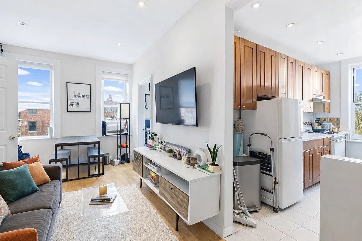 50 Horatio St #10 - Photo 2 of 5