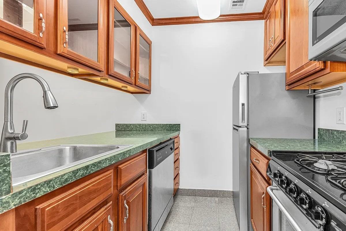 2294 Frederick Douglass Blvd #3C - Photo 3 of 5