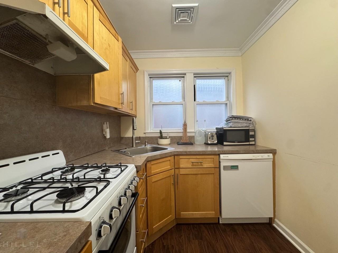 166th St #2 - Photo 4 of 10