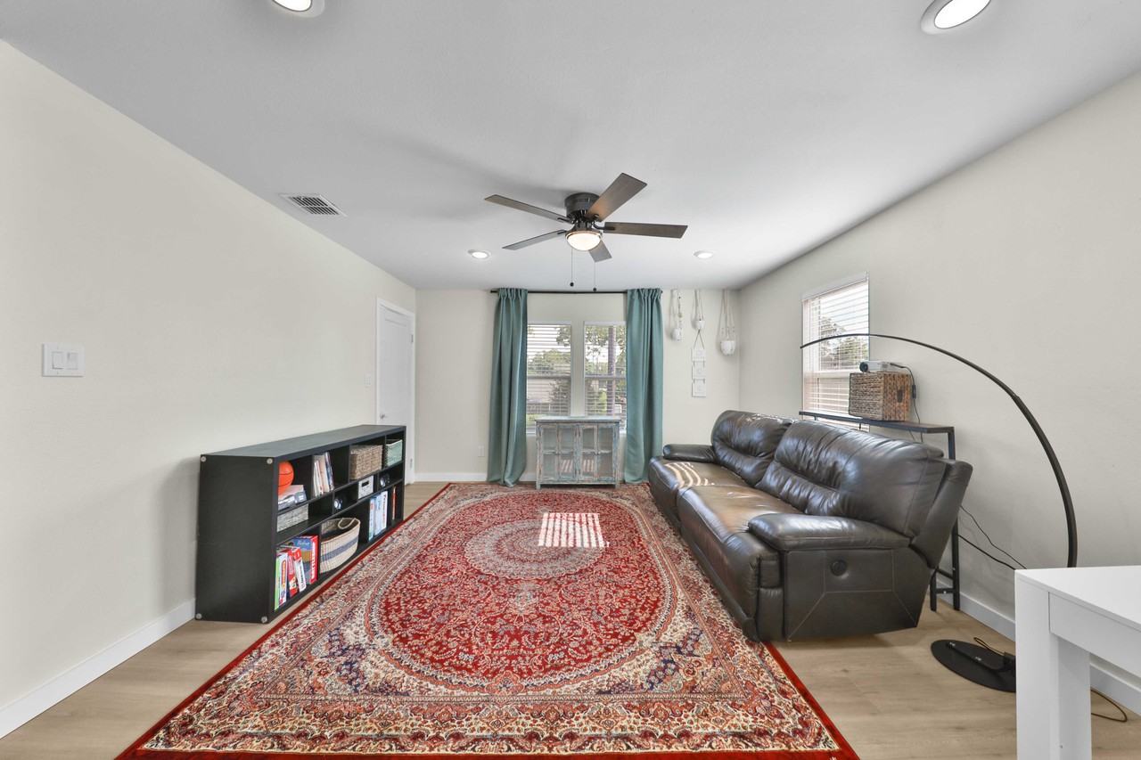 315 W Norwood Ct #1 - Photo 3 of 11