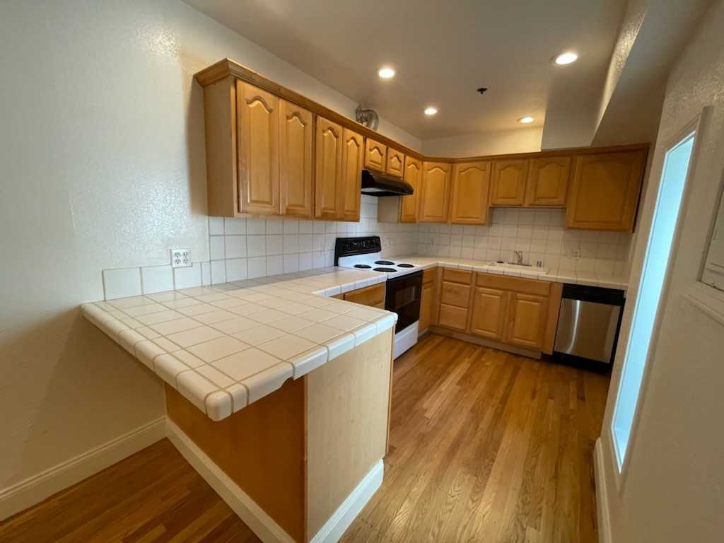 988 Potrero Ave #C - Photo 2 of 19