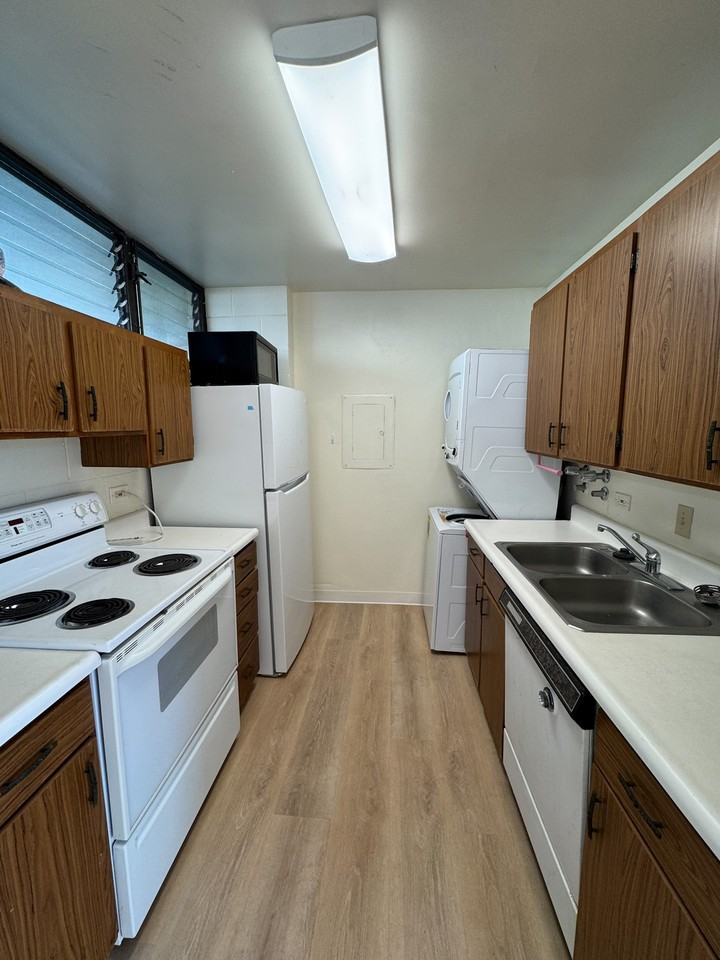 1040 Kinau St #1 - Photo 2 of 8