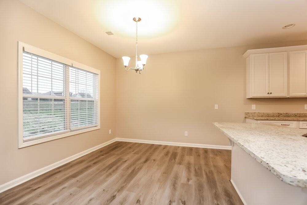 708 Mitscher Dr - Photo 5 of 17