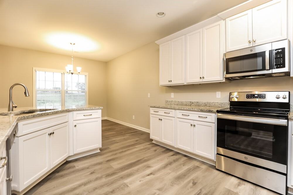 708 Mitscher Dr - Photo 6 of 17