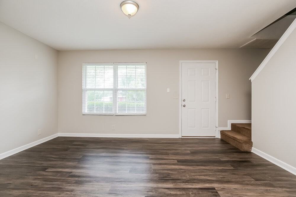 1440 Westview Dr - Photo 4 of 25