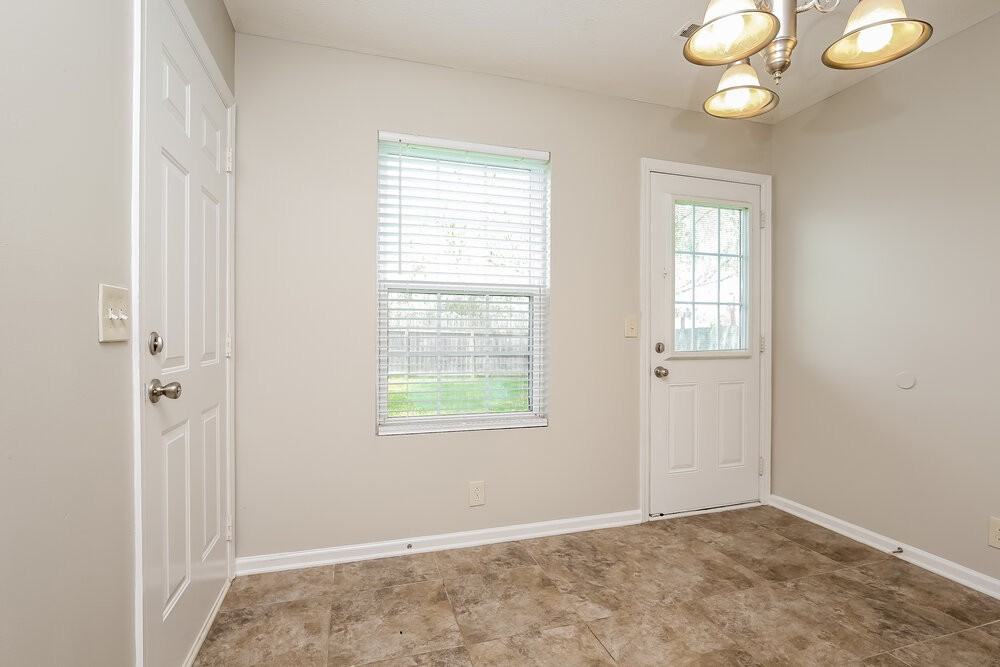 1440 Westview Dr - Photo 7 of 25