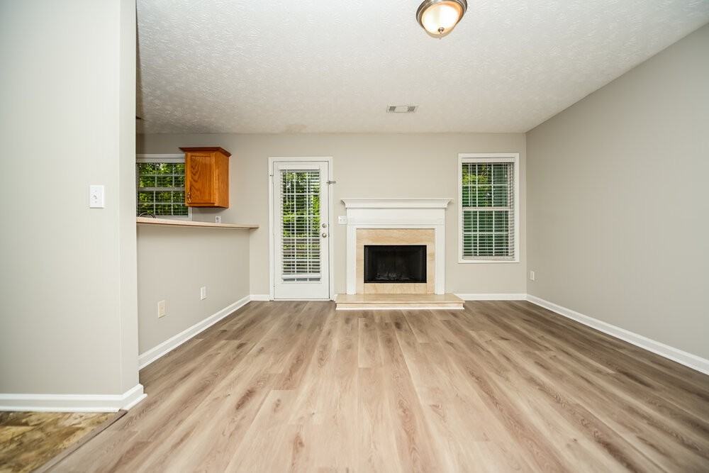 306 Fletcher Ct - Photo 4 of 17