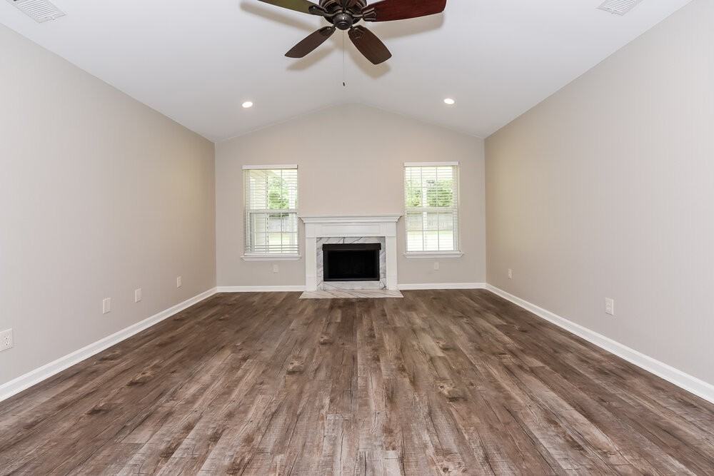 3932 Rock Creek Dr - Photo 3 of 16