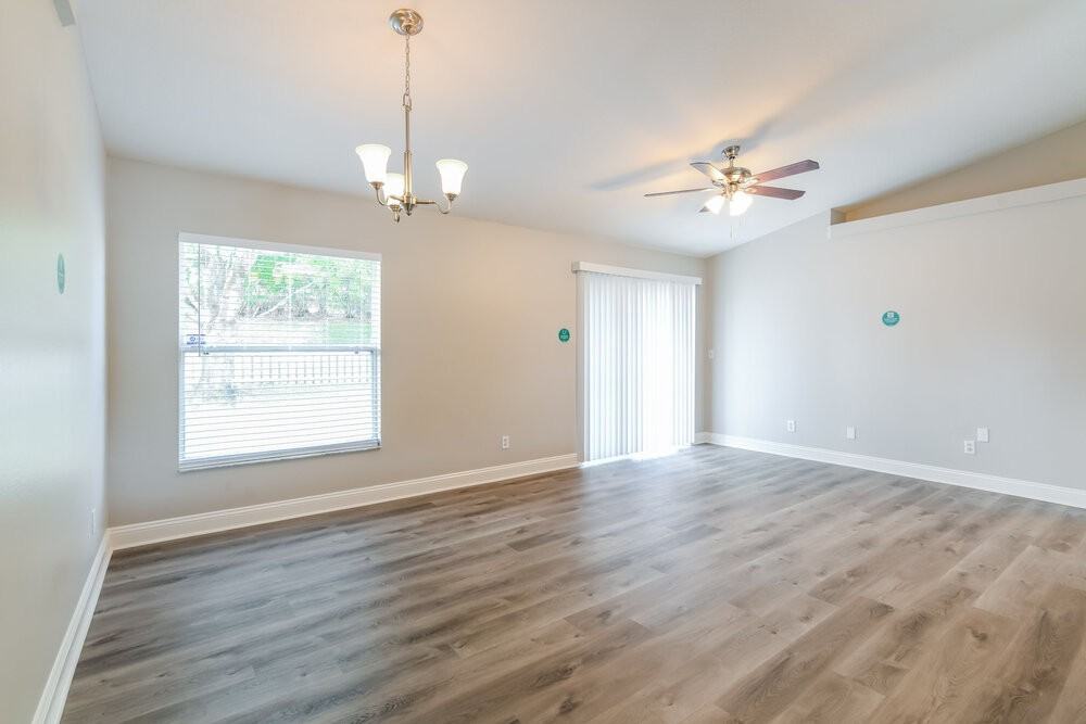 13449 Silverleaf Cir - Photo 3 of 16
