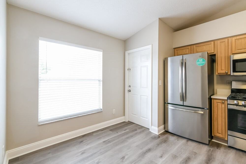 13449 Silverleaf Cir - Photo 4 of 16